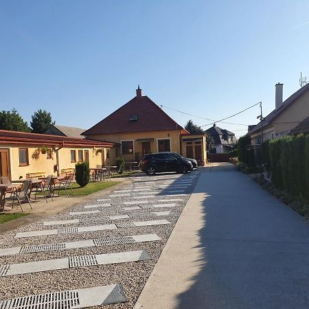 Privat U Jozefa Foeldesa Apartment Veľký Meder Екстериор снимка