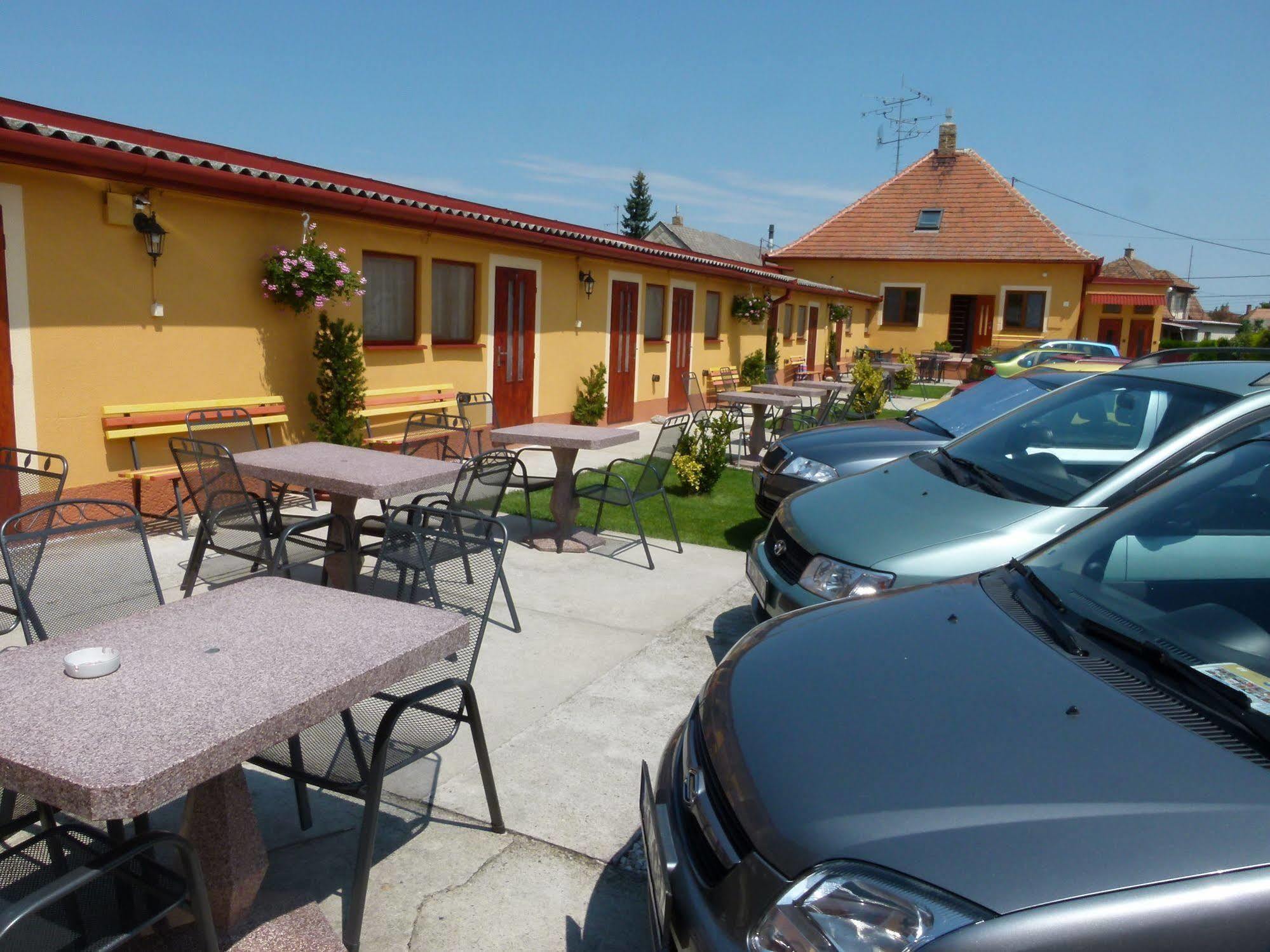Privat U Jozefa Foeldesa Apartment Veľký Meder Екстериор снимка