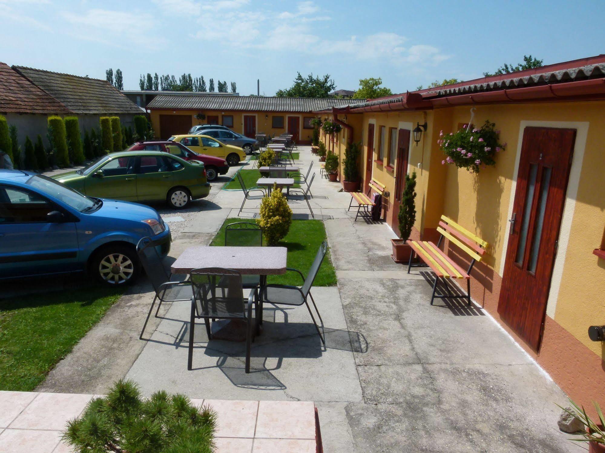 Privat U Jozefa Foeldesa Apartment Veľký Meder Екстериор снимка